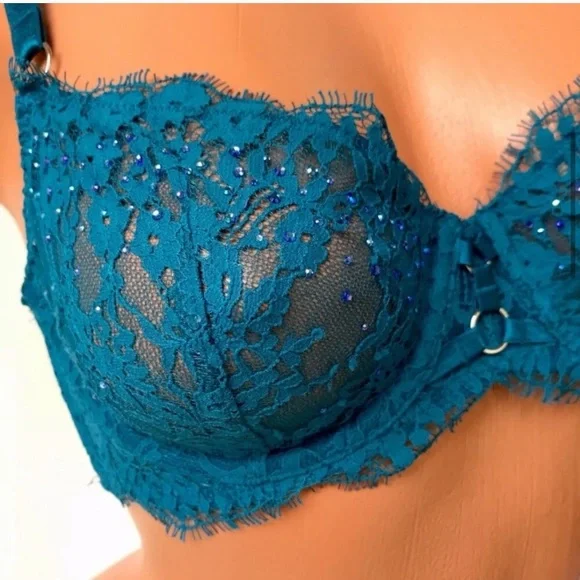 🪞 NEW Victorias Secret very sexy jeweled teal lave underwire push up bra 32C